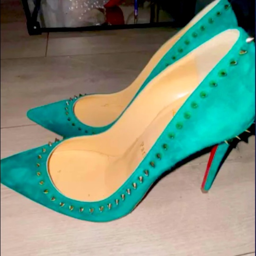 AUTHENTIC CHRISTIAN LOUBOUTIN WITH BOX AND DUST BAGS WORN ONCE
